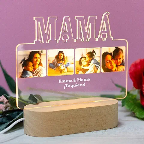 Made in Gift Lámpara de Metacrilato Personalizada en Varios Diseños de Placa con Foto, Texto y Nombres de Base de Madera con Iluminación LED Luz Blanca y Cable USB como Regalo Original (Mamá)  