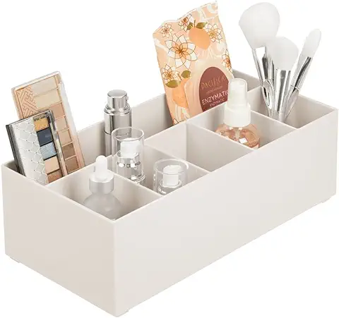 MDesign Organizador de Cosméticos para el Lavabo o el Tocador – Caja Organizadora de Plástico Libre de BPA para Guardar el Maquillaje – Moderna Cesta de Baño con 6 Compartimentos – Beige  