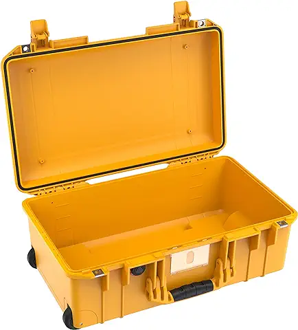 PELI 1535 Air Maleta Trolley Ligera a Prueba de Golpes Para Equipos Fotográficos y Electrónicos, Estanca e Impermeable al Polvo, 27L de Capacidad, Fabricada en EE.UU., Sin Espuma, Amarillo  