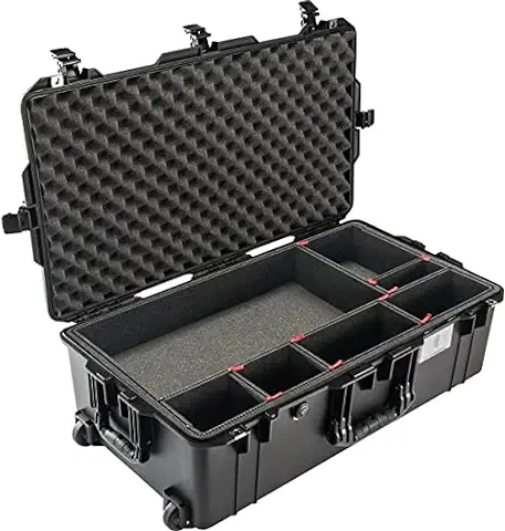 PELI 1615 Air Maleta Protectora Ligera y Estanca con Ruedas para Drones y Equipos Fotográficos, 71L de Capacidad, Fabricada en EE.UU., con Divisores Personalizables TrekPak, Color Negro  