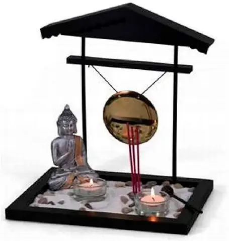 Tradineur - Jardín Zen con Buda, Gong, 2 Portavelas e Incienso, Figura de Buda para Meditación, Relajación, Regalo, Incluye Arena y Piedras, 30 x 26,5 x 19,5 cm  