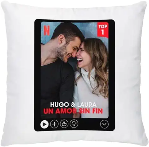 Made in Gift Cojín Personalizado de 40x40cm en Varios Diseños a Color con Foto, Texto y Nombres Impreso Sobre la Funda Extraíble de Cremallera con Relleno Incluido como Regalo Original (Top 1 Netflix)  