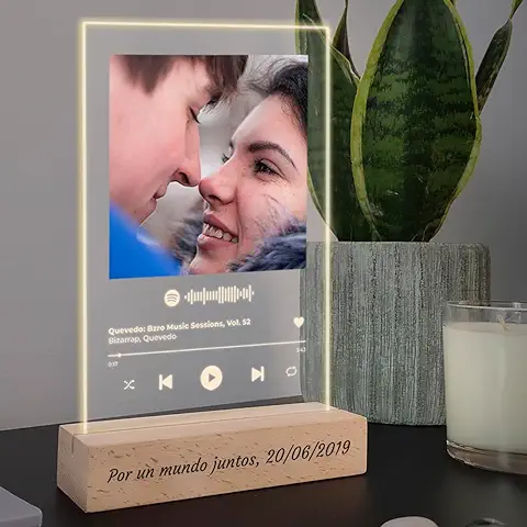 Placa Spotify Personalizada | Con Luz LED y Sin Cables | Base de Madera Personalizable | Regalo Original para Novios, Novia, Pareja, Día de la Madre, Navidad, Cumpleaños | Metraquilato Spotify Musical  